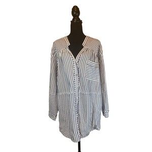 We the Free Button-Down Oversized Shirt  With Side Pockets Size S